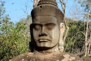 10-angkorthom